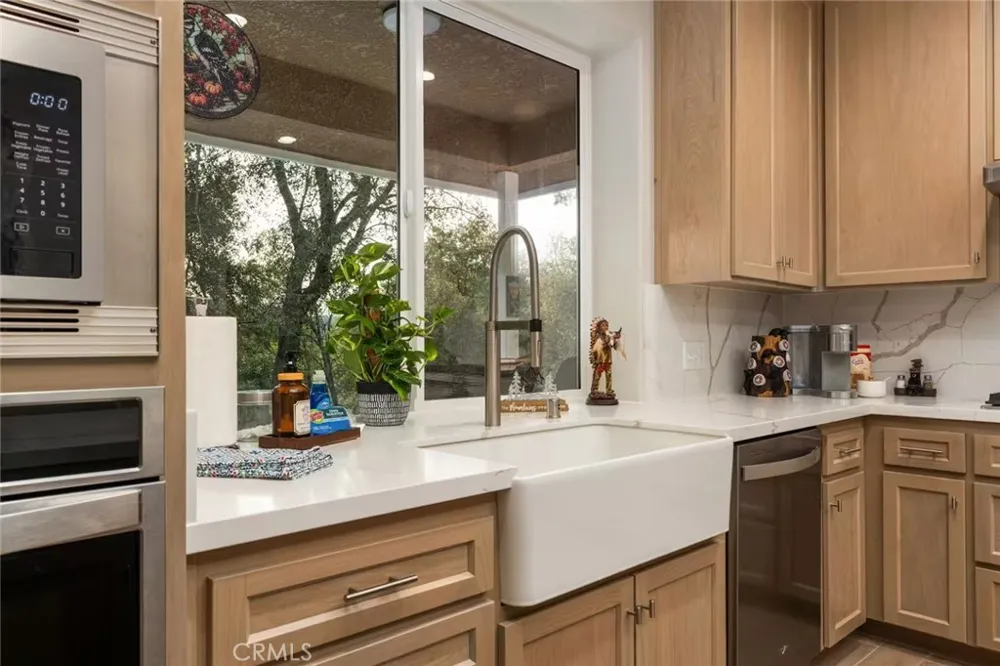 38614 Bon Veu Oakhurst, CA 93644