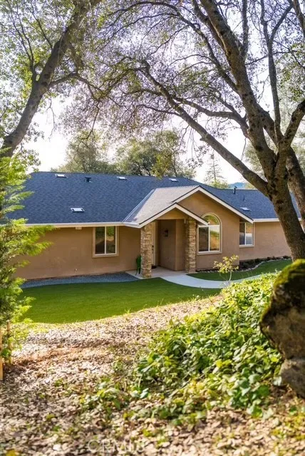 38614 Bon Veu Oakhurst, CA 93644