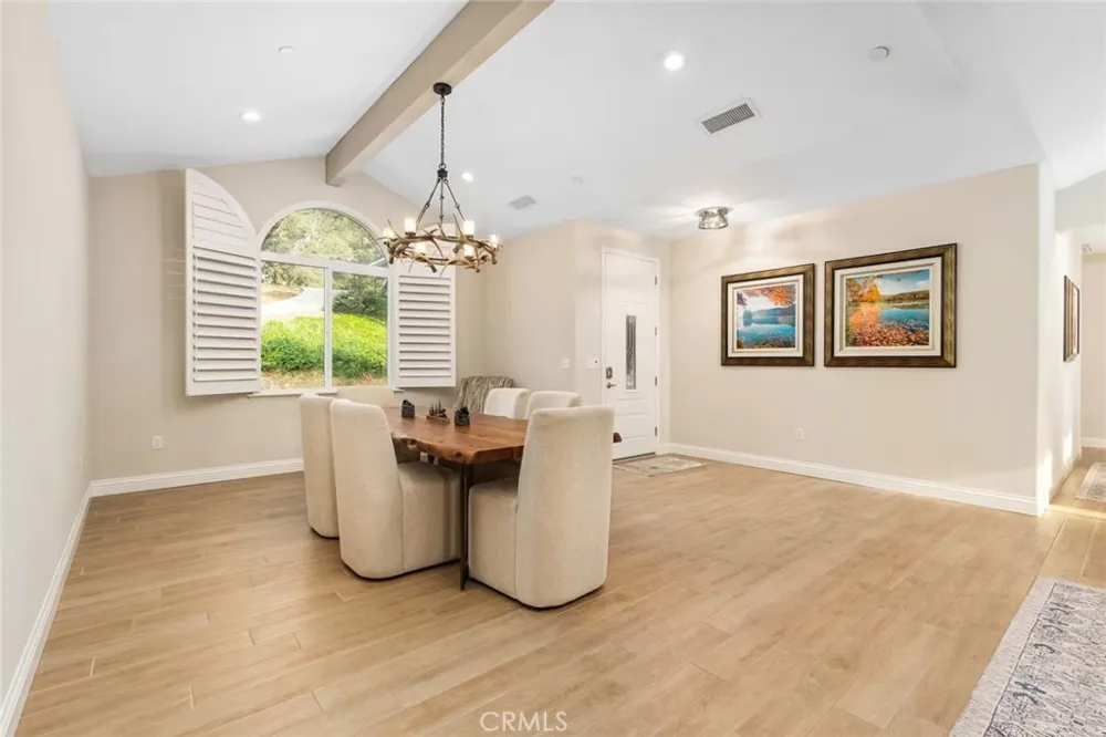 38614 Bon Veu Oakhurst, CA 93644