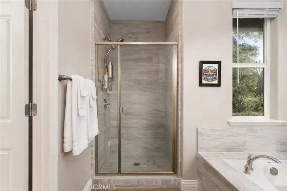 38614 Bon Veu Oakhurst, CA 93644
