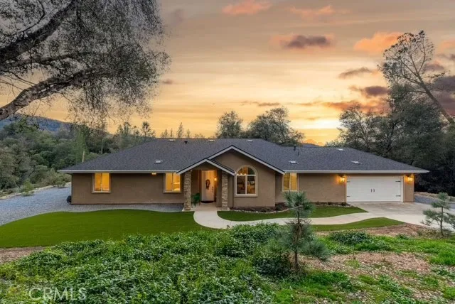 38614 Bon Veu Oakhurst, CA 93644