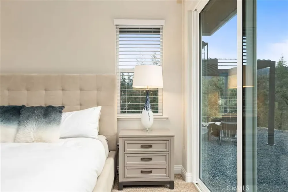 38614 Bon Veu Oakhurst, CA 93644