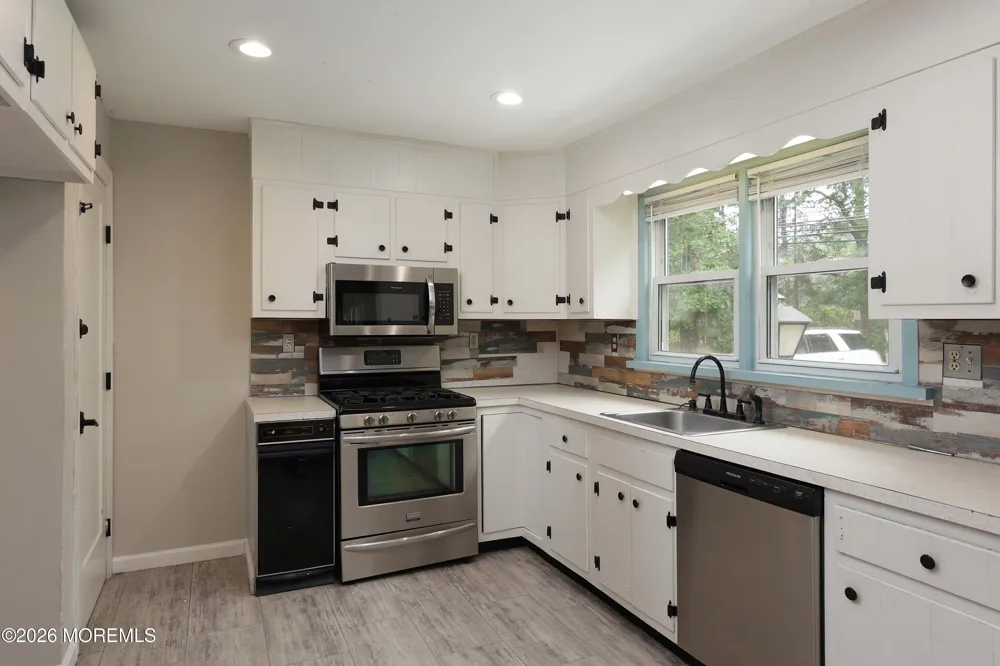 47 Phalanx Road Lincroft, NJ 07738