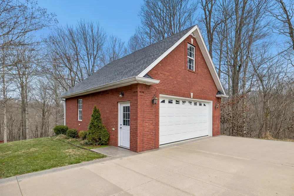 5140 Highway 52 W Lafayette, TN 37083