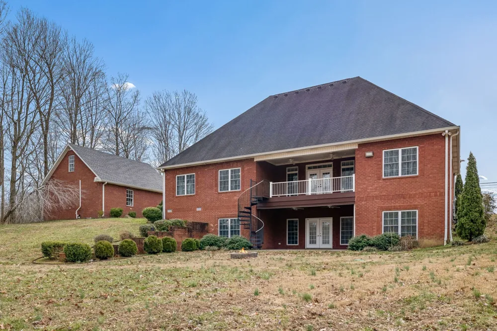 5140 Highway 52 W Lafayette, TN 37083