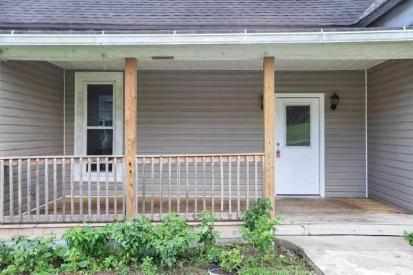 724 W Main St Watertown, TN 37184