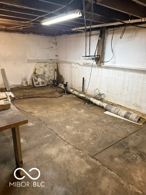 5685 Darwin Road West Terre Haute, IN 47885