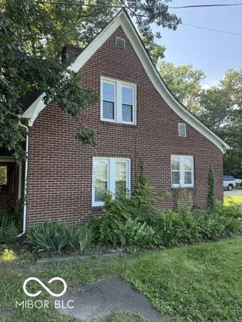 5685 Darwin Road West Terre Haute, IN 47885