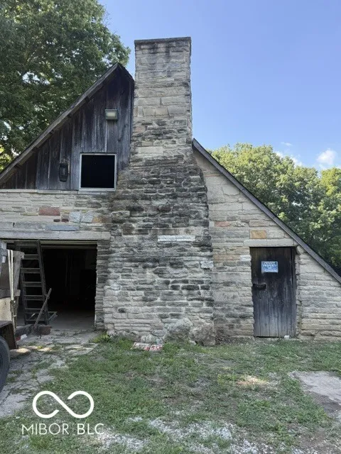 5685 Darwin Road West Terre Haute, IN 47885