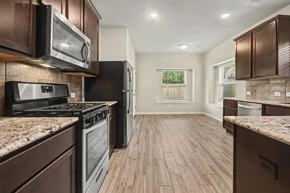 5127 Gulf Stream Lane Bacliff, TX 77518
