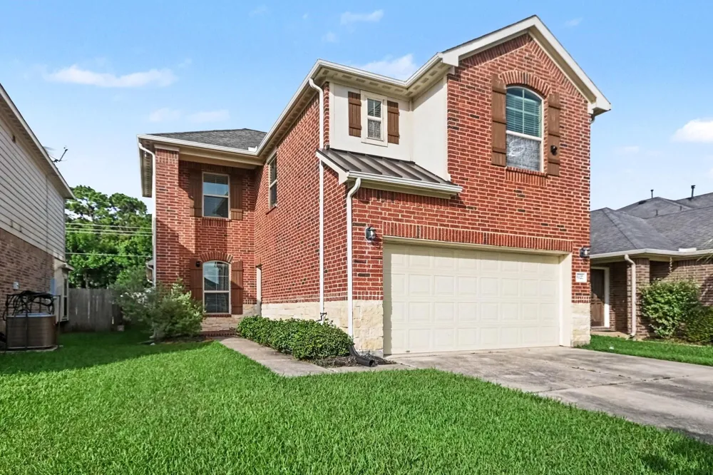 5127 Gulf Stream Lane Bacliff, TX 77518