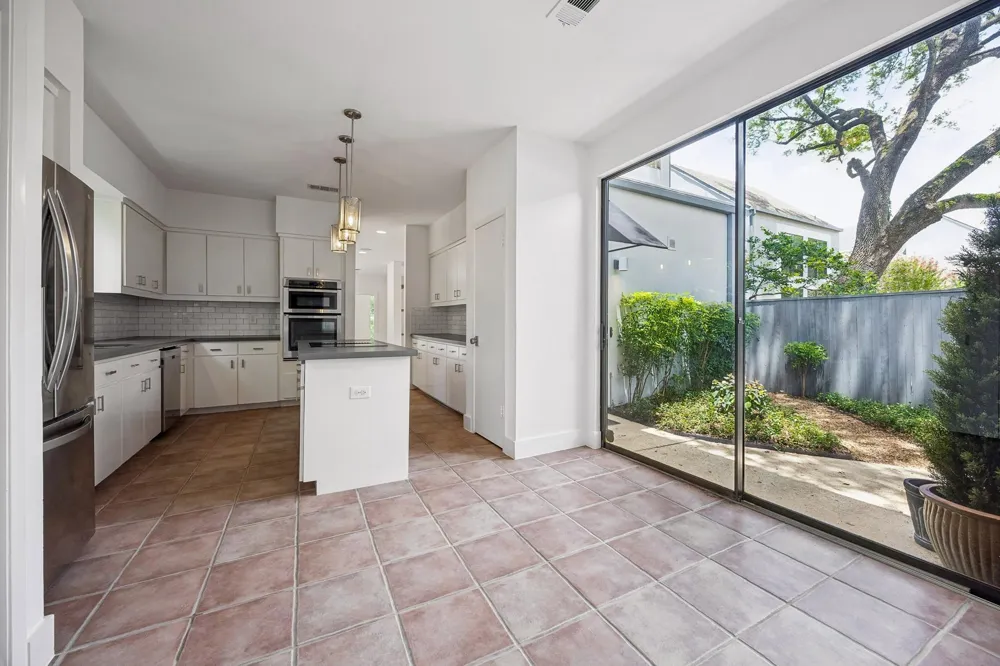 1 Boulevard Green Bellaire, TX 77401