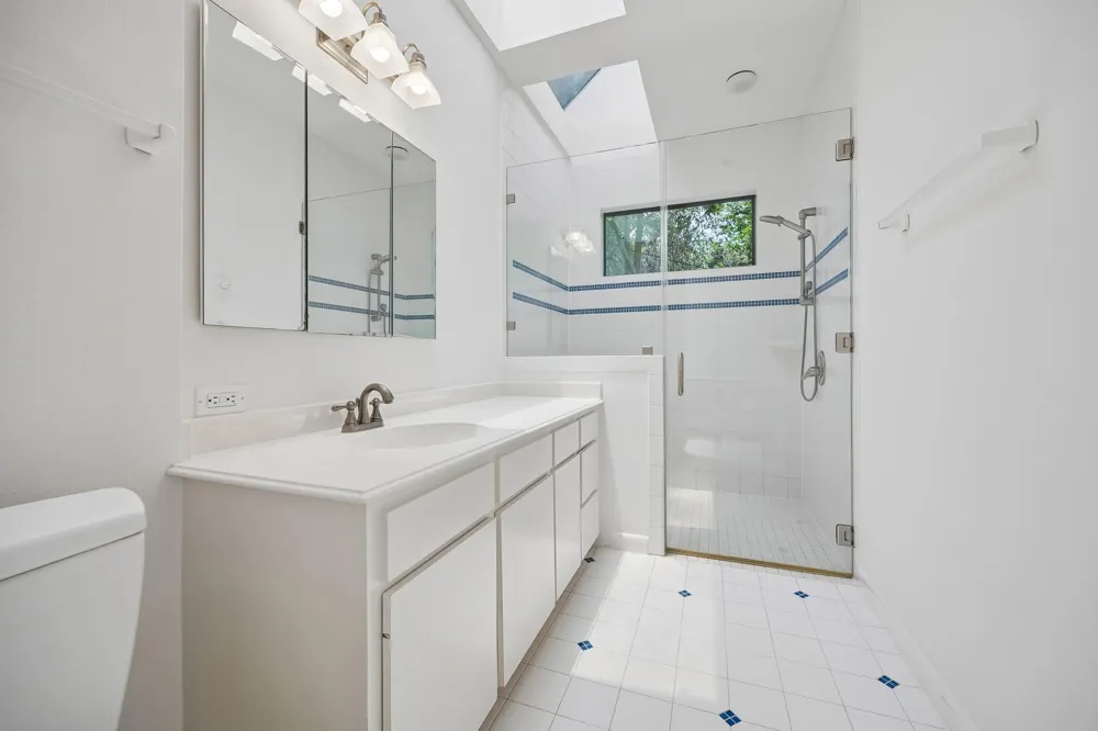 1 Boulevard Green Bellaire, TX 77401