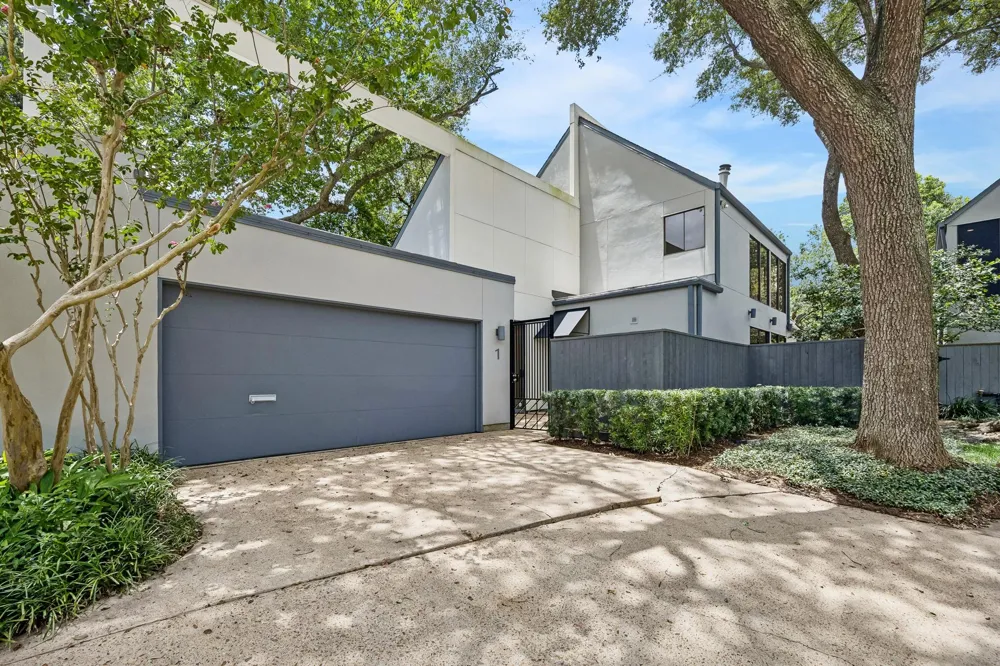 1 Boulevard Green Bellaire, TX 77401
