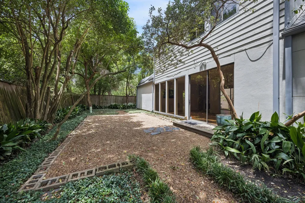 1 Boulevard Green Bellaire, TX 77401