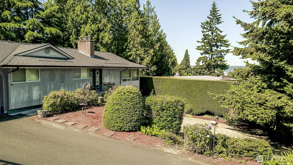 425 SW 183rd Street Normandy Park, WA 98166