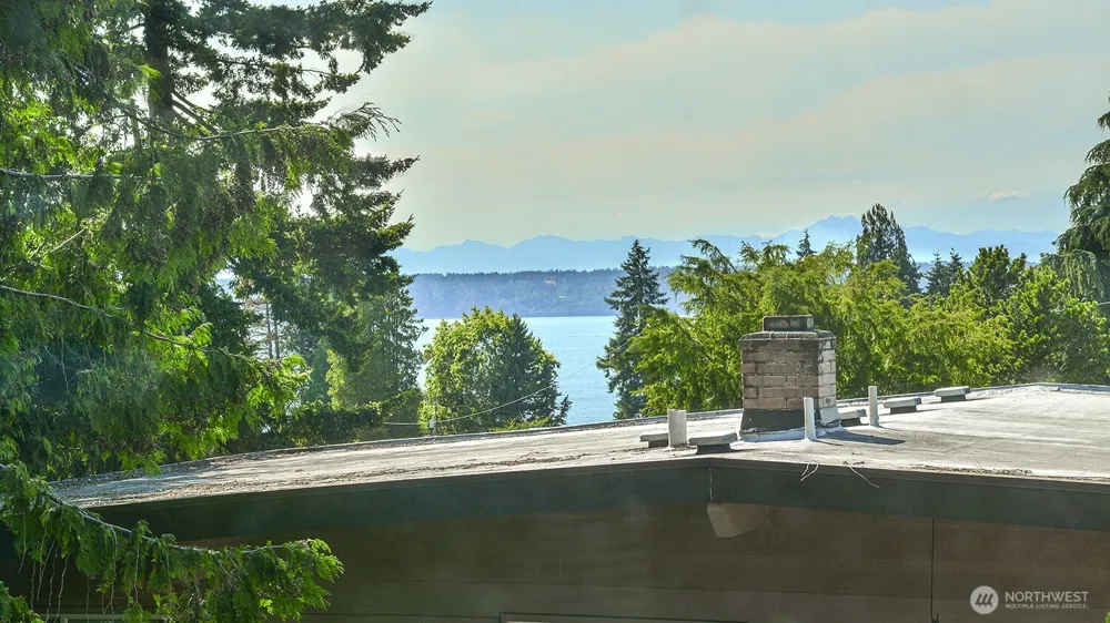 425 SW 183rd Street Normandy Park, WA 98166