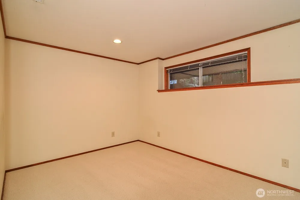 425 SW 183rd Street Normandy Park, WA 98166