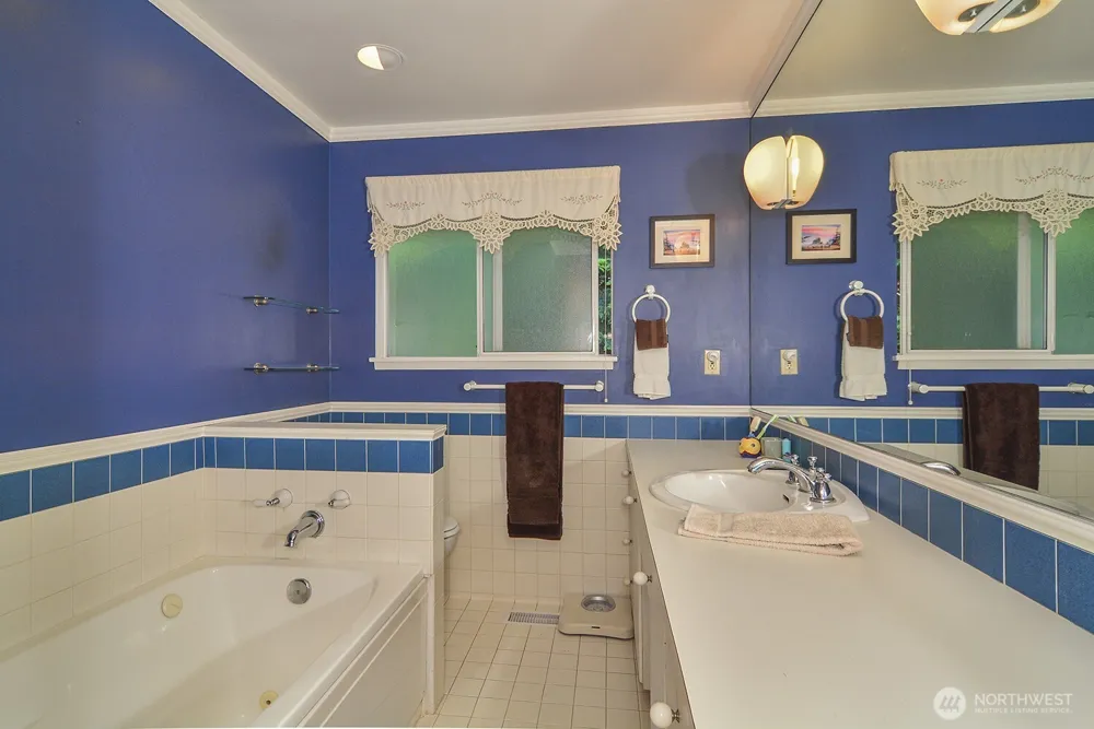 425 SW 183rd Street Normandy Park, WA 98166