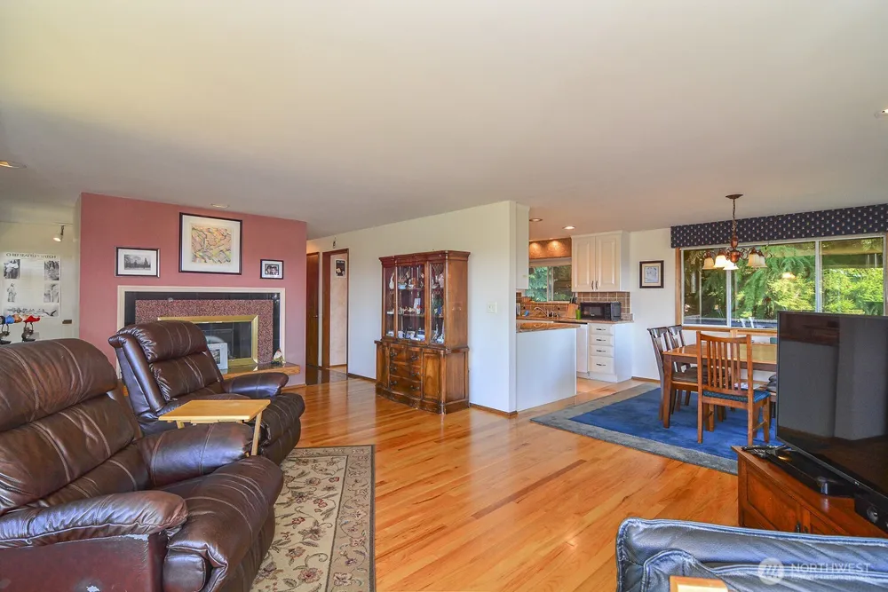 425 SW 183rd Street Normandy Park, WA 98166