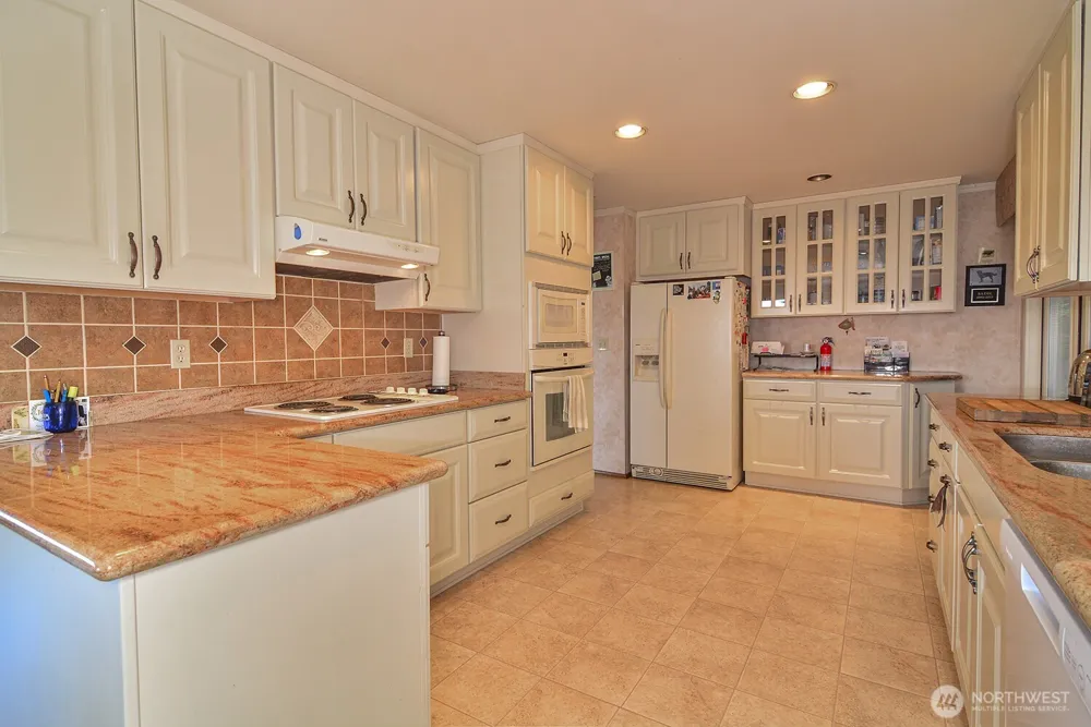 425 SW 183rd Street Normandy Park, WA 98166