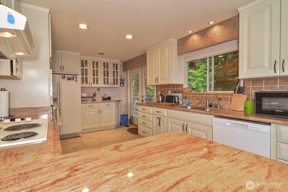 425 SW 183rd Street Normandy Park, WA 98166