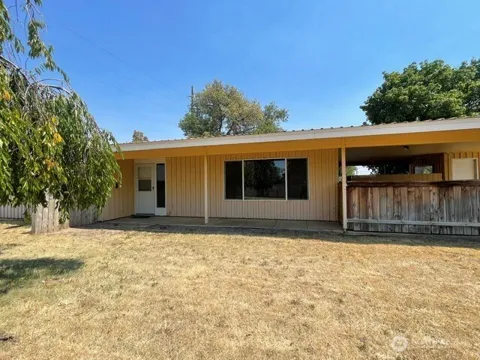 511 Castle Dr Street