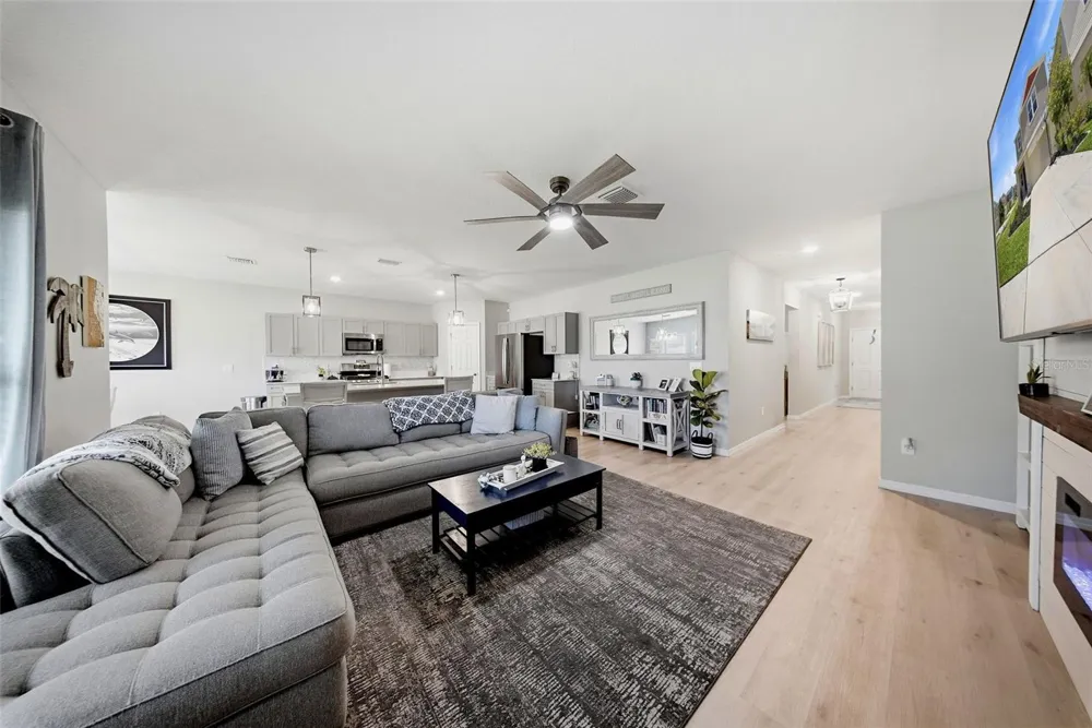 12953 CAMARILLO PLACE Lithia, FL 33547