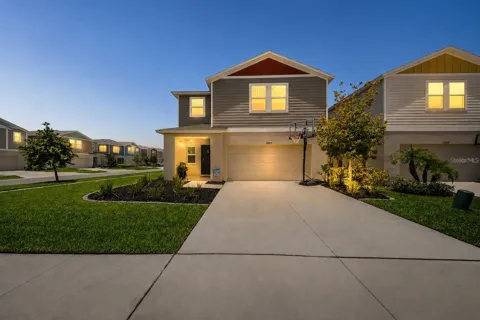 12953 CAMARILLO PLACE