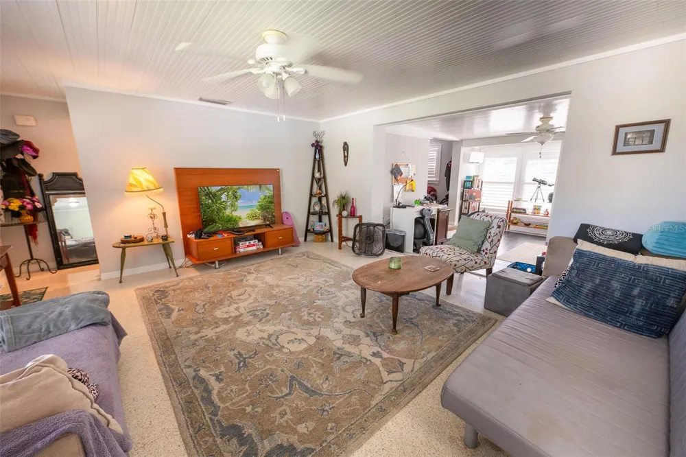 185 WINSON AVENUE Englewood, FL 34223