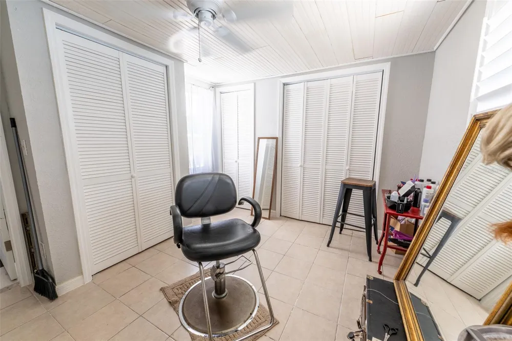 185 WINSON AVENUE Englewood, FL 34223