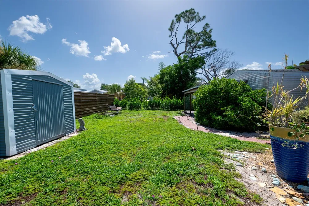 185 WINSON AVENUE Englewood, FL 34223