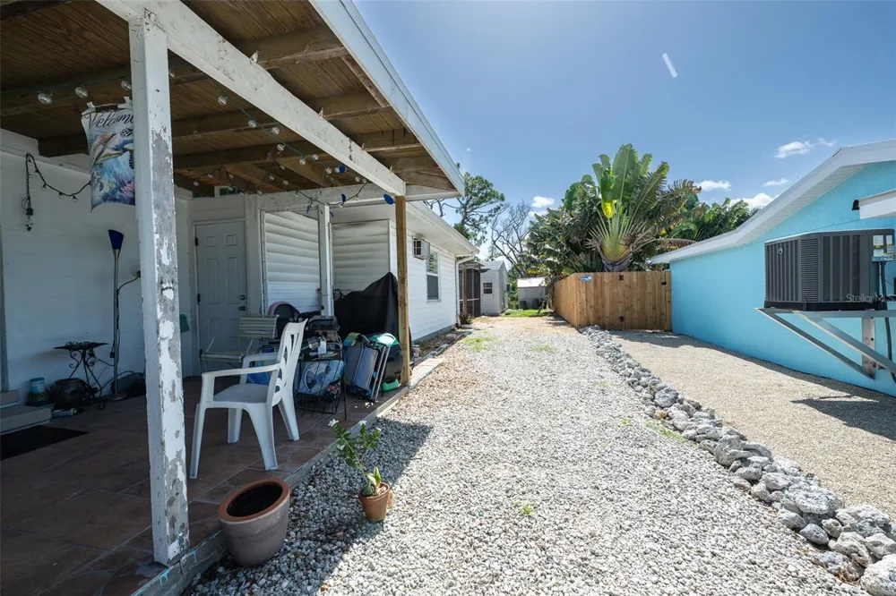 185 WINSON AVENUE Englewood, FL 34223