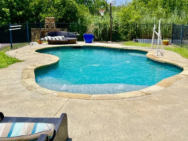 124 S 3rd Street Jacksboro, TX 76458