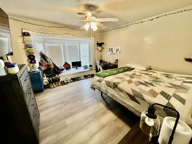 124 S 3rd Street Jacksboro, TX 76458