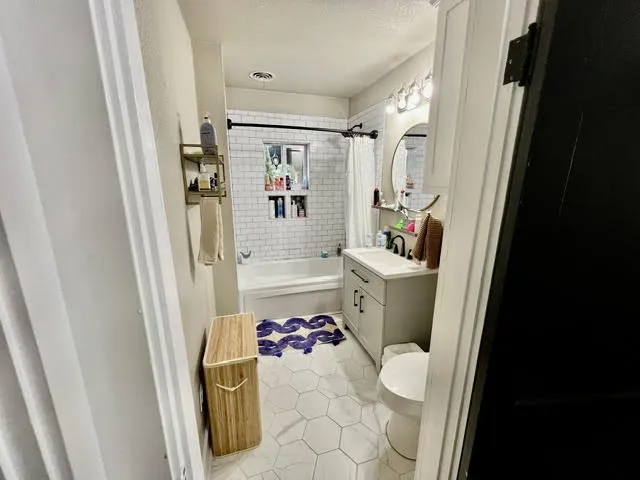 124 S 3rd Street Jacksboro, TX 76458