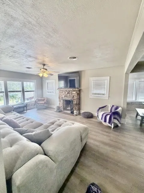 124 S 3rd Street Jacksboro, TX 76458