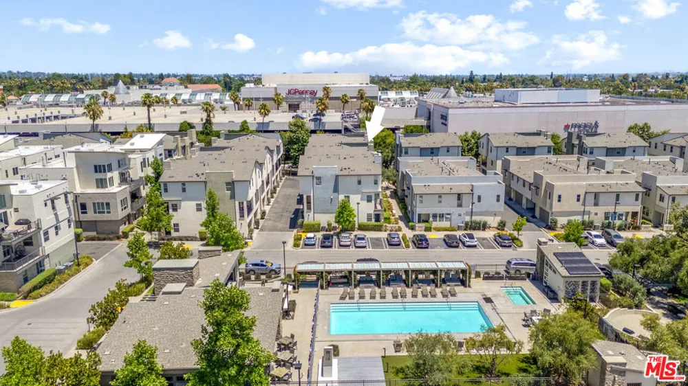 19508 Empire Lane Northridge, CA 91324