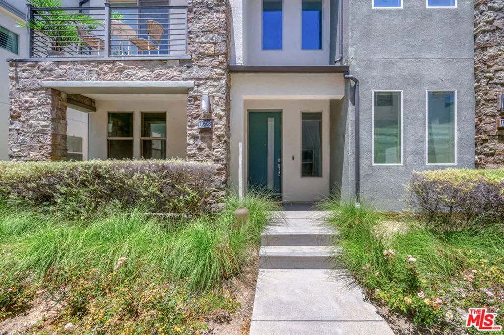 19508 Empire Lane Northridge, CA 91324
