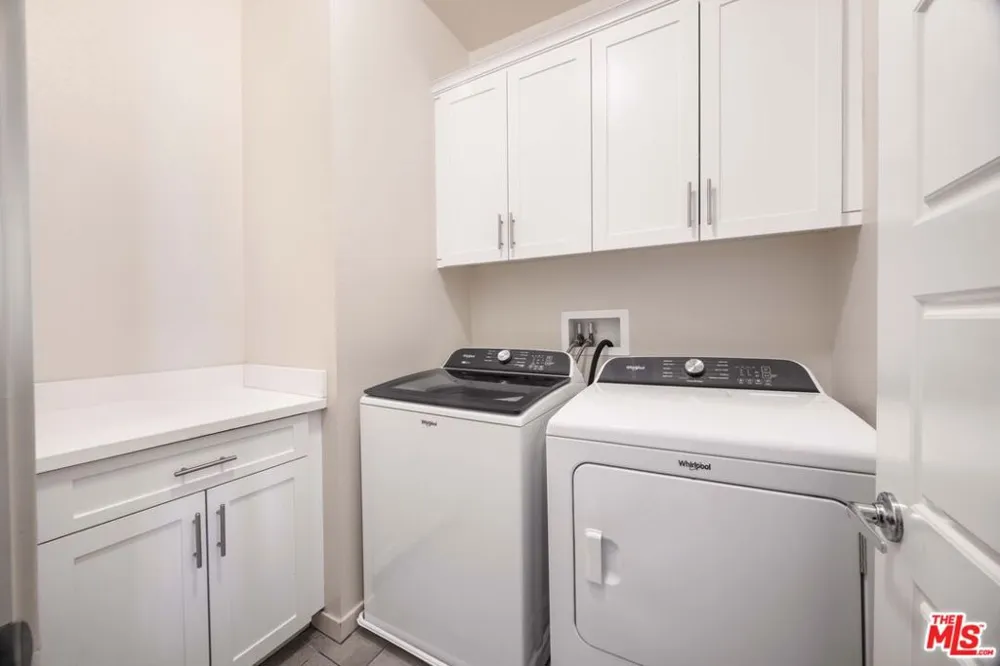 19508 Empire Lane Northridge, CA 91324