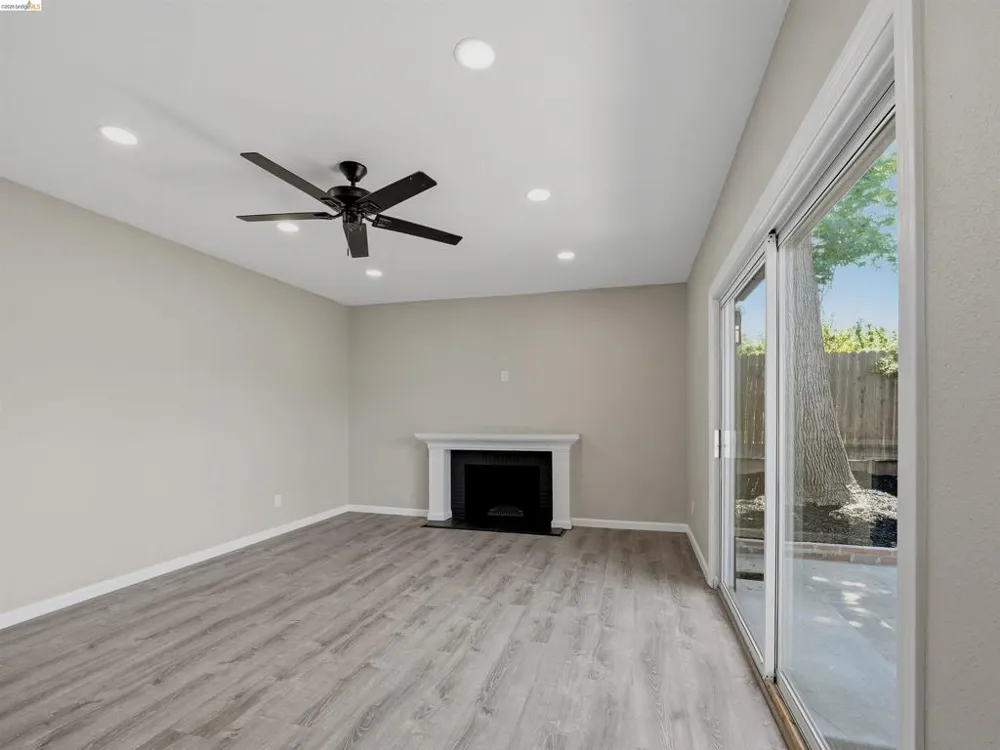 9341 Castlemont Cir Orangevale, CA 95662