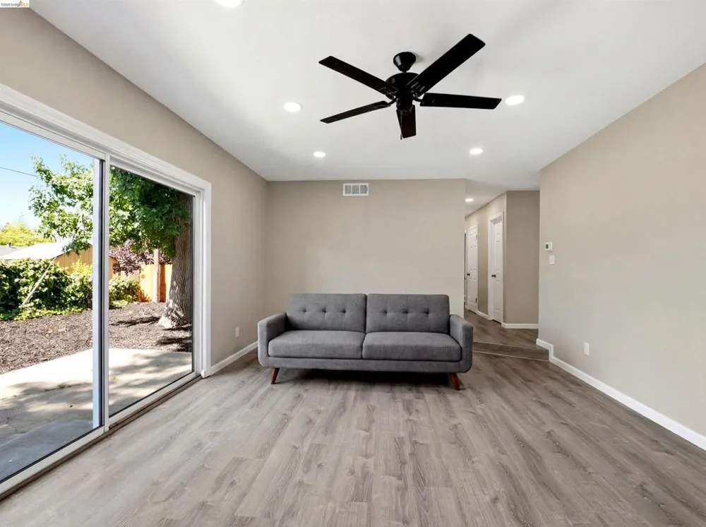 9341 Castlemont Cir Orangevale, CA 95662