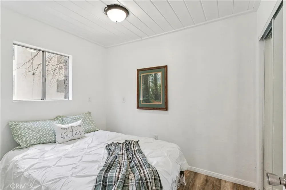 794 Woodland Crestline, CA 92325