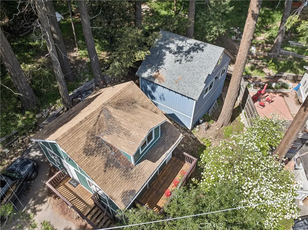794 Woodland Crestline, CA 92325
