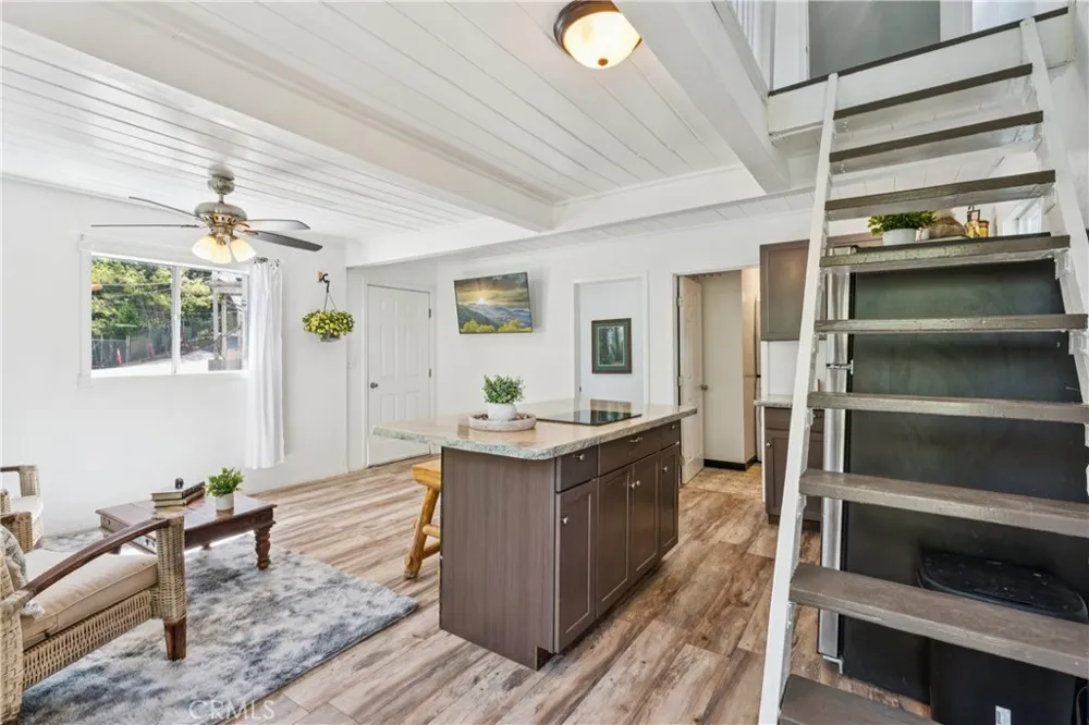 794 Woodland Crestline, CA 92325