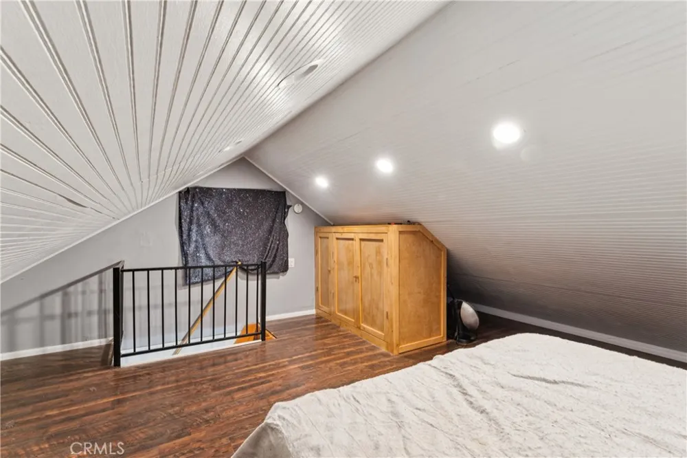 794 Woodland Crestline, CA 92325