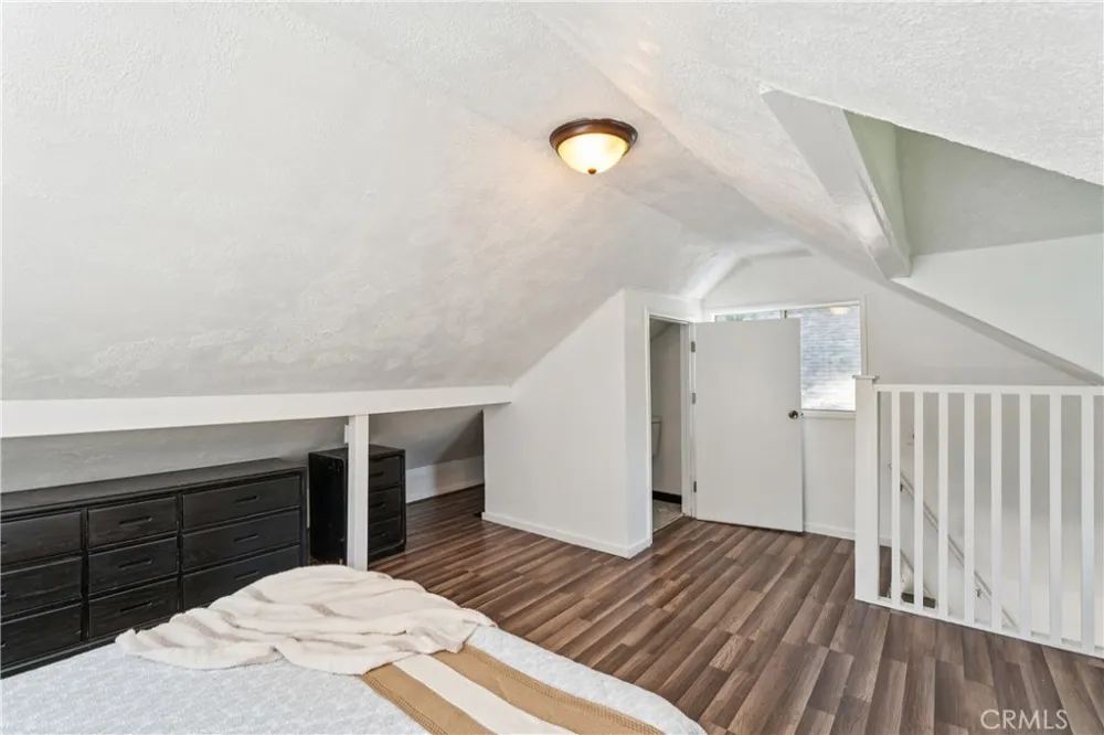 794 Woodland Crestline, CA 92325