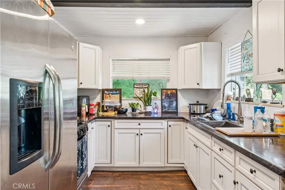 794 Woodland Crestline, CA 92325