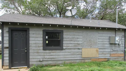 1404 BIVINS Rear