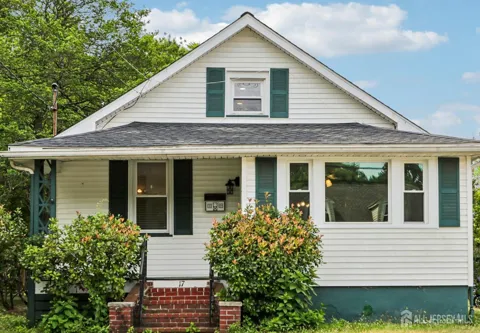 17 Magnolia Avenue